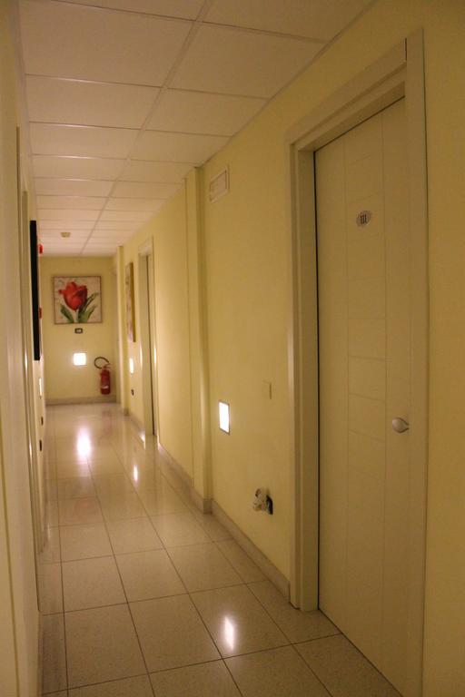 Hotel Cristal Eboli Extérieur photo