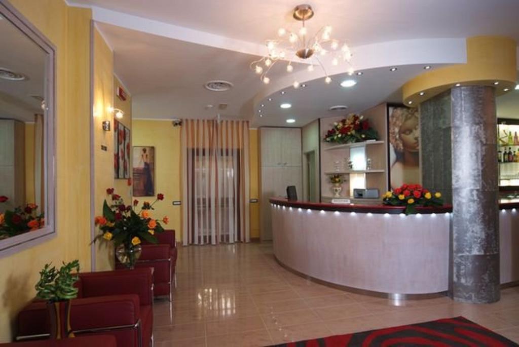 Hotel Cristal Eboli Extérieur photo